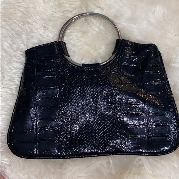 Black snakeskin handbag with silver metal hoops - Picture 2 of 4